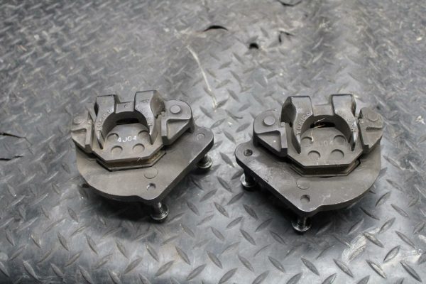 86 SUZUKI GS750ES RIGHT LEFT FRONT BRAKE CALIPER SET PAIR CALIPERS BB233 - Image 7