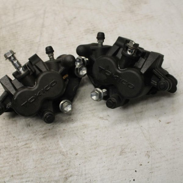 15-16 SUZUKI GSXS750 RIGHT LEFT FRONT BRAKE CALIPER SET PAIR CALIPERS BB374