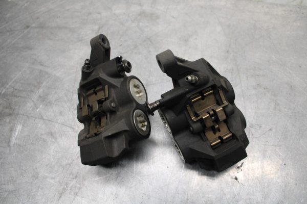 16-22 YAMAHA XSR 700 RIGHT LEFT FRONT BRAKE CALIPER SET PAIR CALIPERS BB475 - Image 5