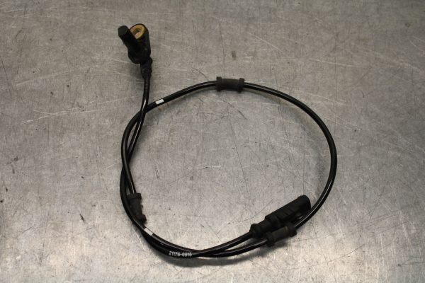 16 KAWASAKI NINJA ZX10R REAR WHEEL SPEED SENSOR BB650