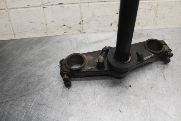 1981 Suzuki GS850G FRONT FORKS CLAMP LOWER TRIPLE TREE STEM BB37 - Image 3