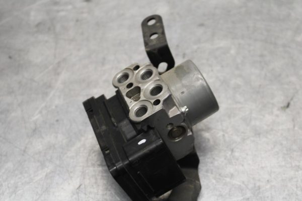 20 KAWASAKI Z400 ER400 ABS ABS PUMP UNIT MODULE BB586 - Image 9