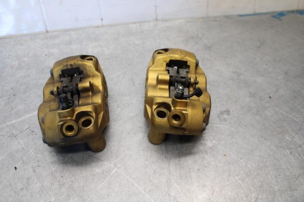 2006 Triumph Daytona 675 Triple  FRONT BRAKE CALIPER SET PAIR CALIPERS BB434 - Image 7