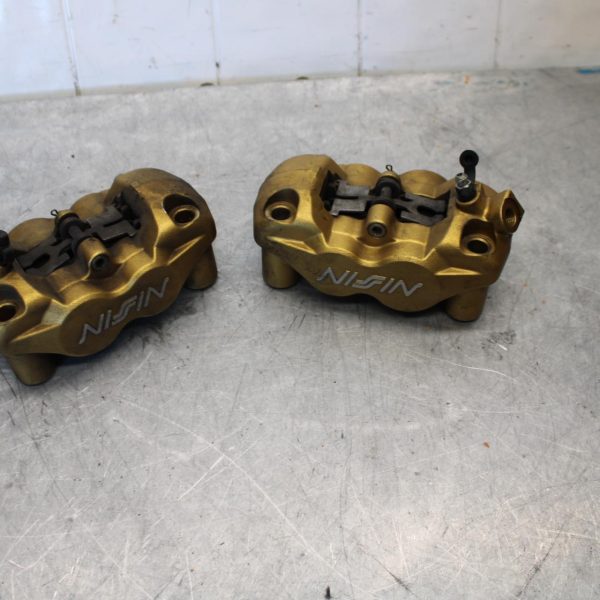 2006 Triumph Daytona 675 Triple  FRONT BRAKE CALIPER SET PAIR CALIPERS BB434