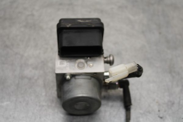 20-24 KTM 890  DUKE R ABS PUMP UNIT MODULE BB627 - Image 16