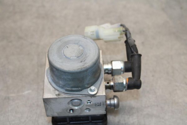 20-24 KTM 890  DUKE R ABS PUMP UNIT MODULE BB627 - Image 3