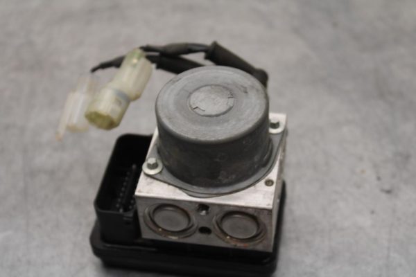 20-24 KTM 890  DUKE R ABS PUMP UNIT MODULE BB627 - Image 4