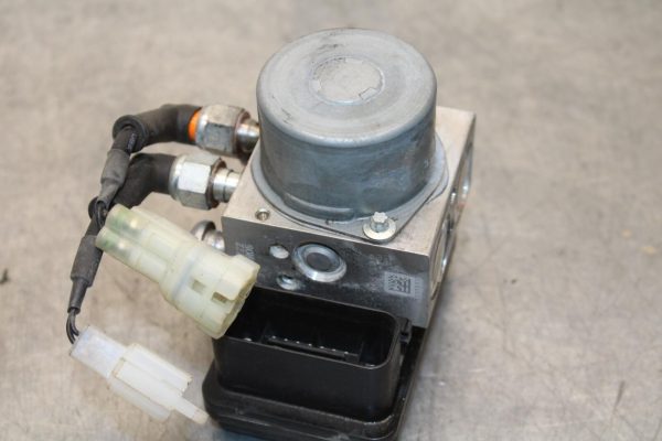 20-24 KTM 890  DUKE R ABS PUMP UNIT MODULE BB627 - Image 5