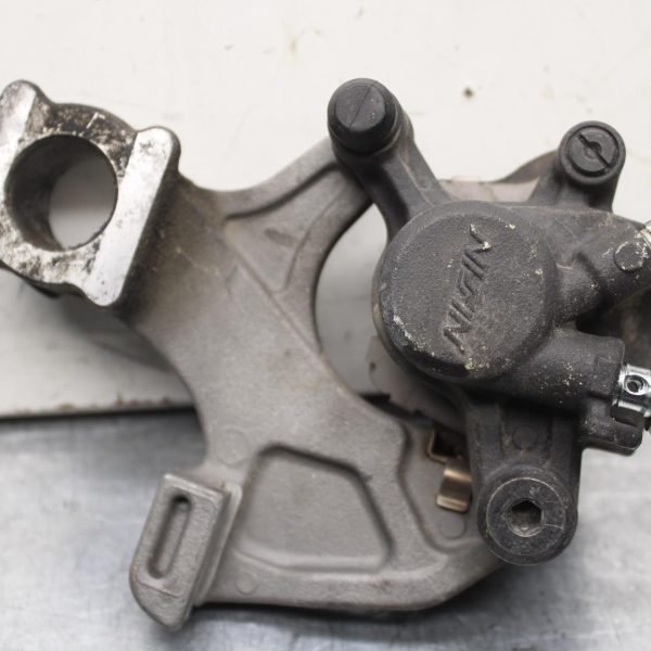 2011 Suzuki GSXR600 REAR BACK BRAKE CALIPER W MOUNT BRACKET 69100-47H10-999 BB94