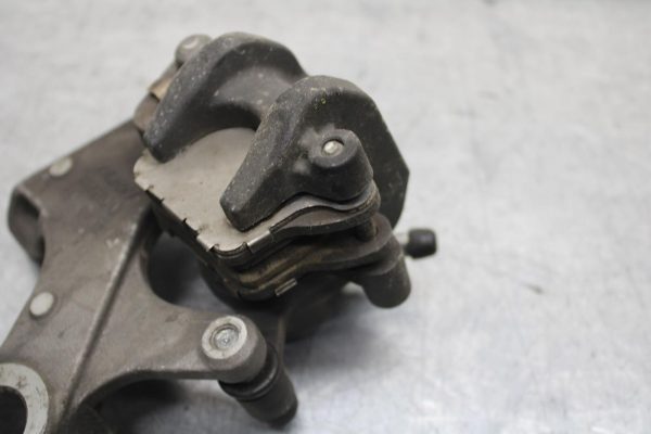 2011 Suzuki GSXR600 REAR BACK BRAKE CALIPER W MOUNT BRACKET 69100-47H10-999 BB94 - Image 10