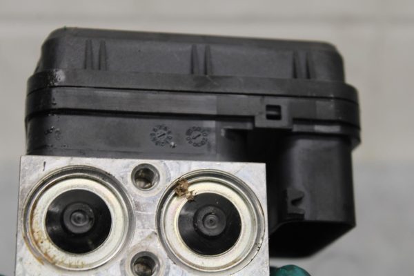 22-23 YAMAHA YZF R7 ABS PUMP UNIT MODULE BB583 - Image 7