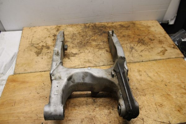 98-05 HONDA SUPER HAWK 1000 VTR1000F REAR SWINGARM SUSPENSION SWING ARM BB341 - Image 7