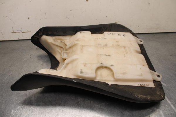 06 YAMAHA YZF R6 FRONT DRIVERS SEAT PAD SADDLE PILLION 2C0-24710-00-00 BB622 - Image 6