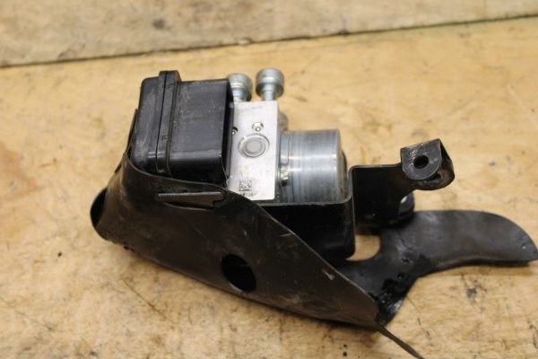 19-20 KAWASAKI NINJA ZX6R ABS PUMP UNIT MODULE BB338 - Image 4